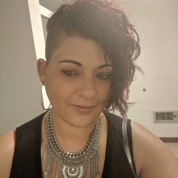 Meet your Posher, Doris - Picture 1 of 1